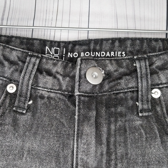 No Boundaries High Waisted Patchwork Faded Black Denim Juniors Jeans - Picture 5 of 12